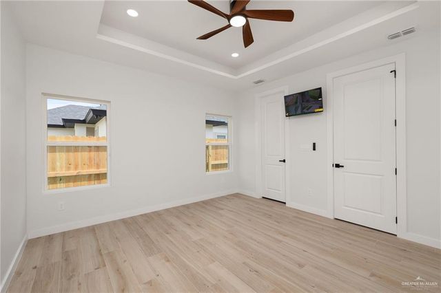 5901 N Playa Del Sol Street, Edinburg, TX 78542