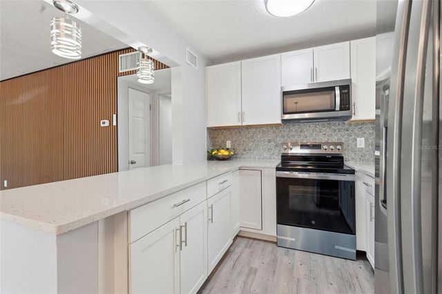 2827 22ND STREET W, Bradenton, FL 34205