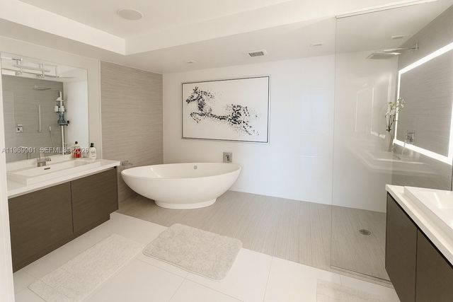 300 Sunny Isles Blvd 4-2407, Sunny Isles Beach, FL 33160