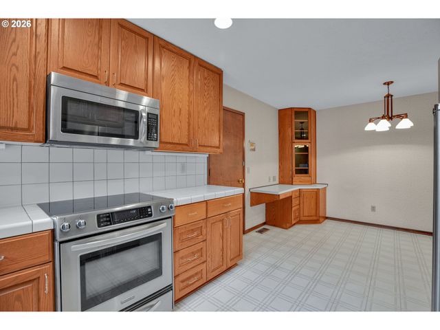 13400 Nw MARSHALL St, Portland, OR 97229