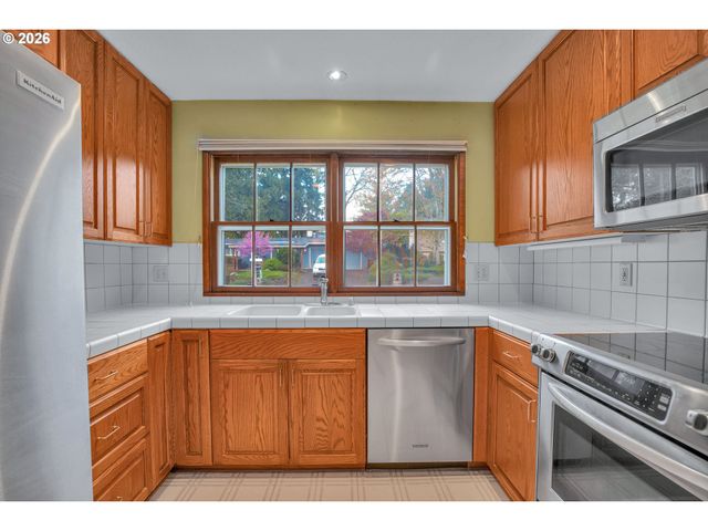 13400 Nw MARSHALL St, Portland, OR 97229