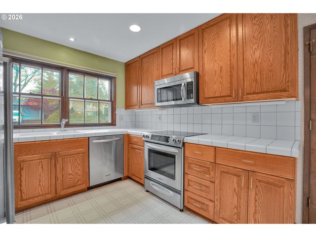 13400 Nw MARSHALL St, Portland, OR 97229