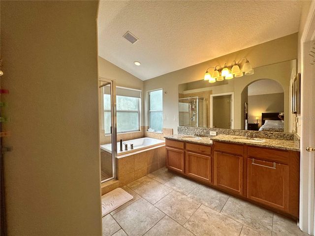 12014 DEACONS CROFT LANE, Tampa, FL 33626