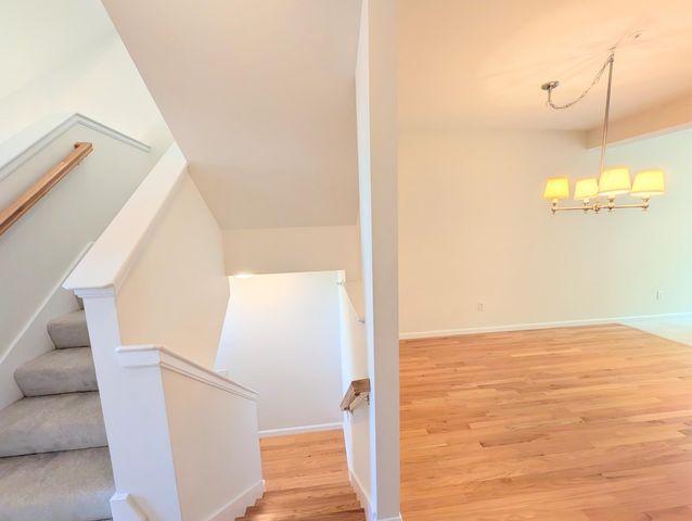 16 Edward Circle, Bedford, NH 03110