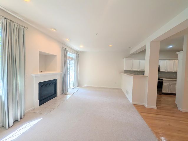 16 Edward Circle, Bedford, NH 03110