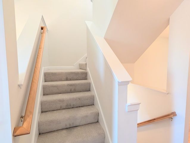 16 Edward Circle, Bedford, NH 03110