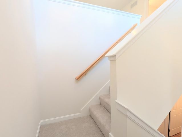 16 Edward Circle, Bedford, NH 03110