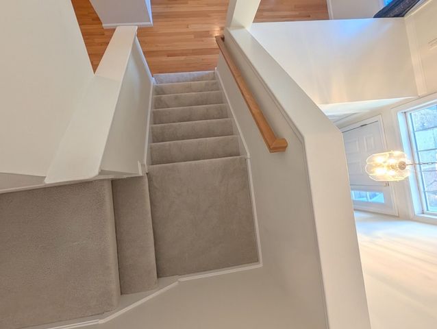 16 Edward Circle, Bedford, NH 03110