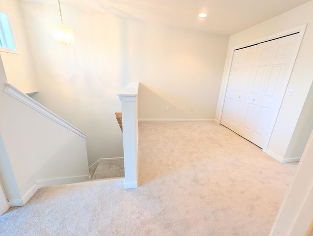 16 Edward Circle, Bedford, NH 03110