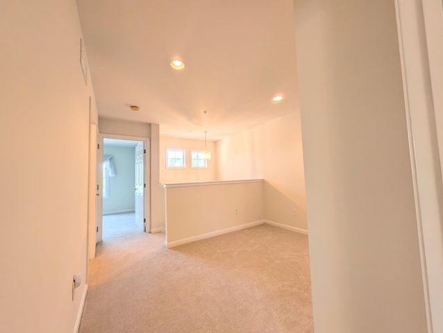 16 Edward Circle, Bedford, NH 03110