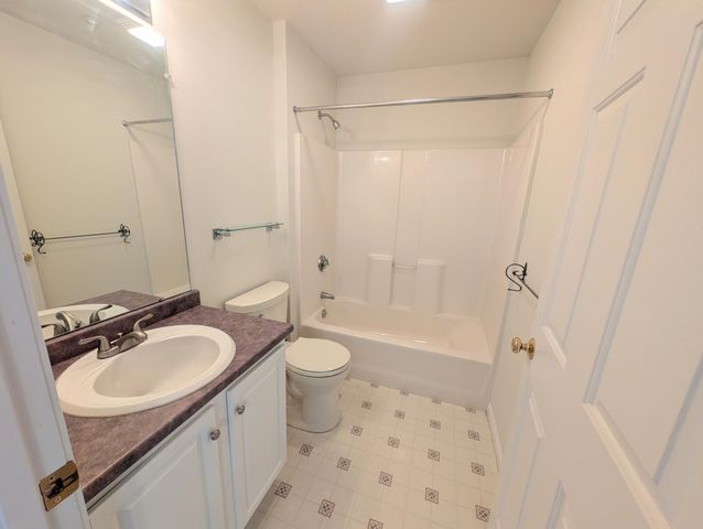 16 Edward Circle, Bedford, NH 03110