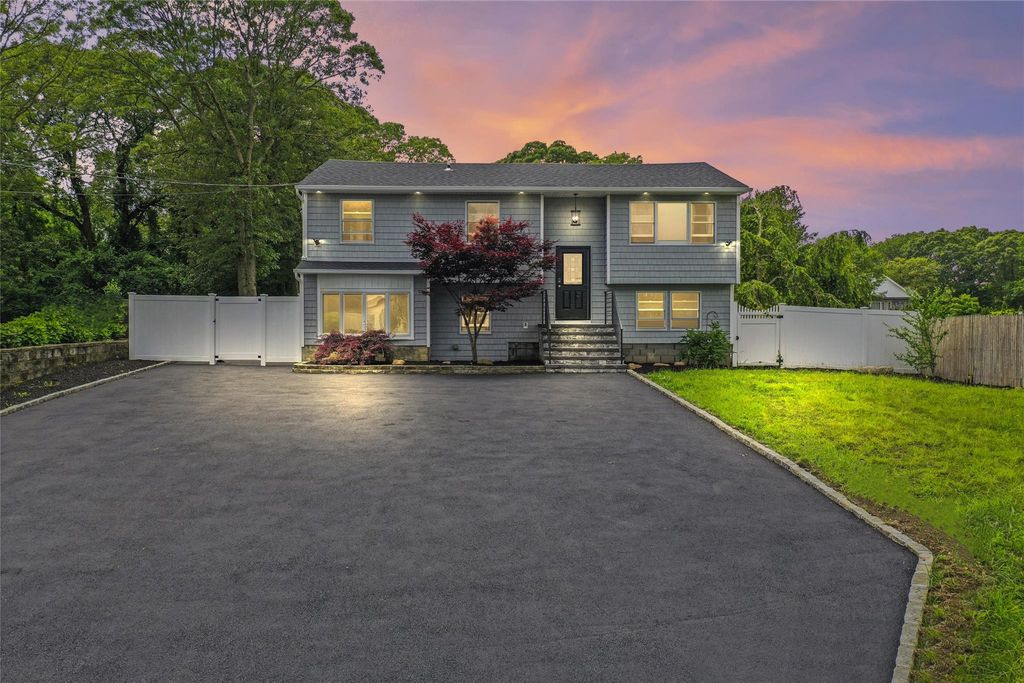 350 Holbrook Road, Ronkonkoma, NY 11779