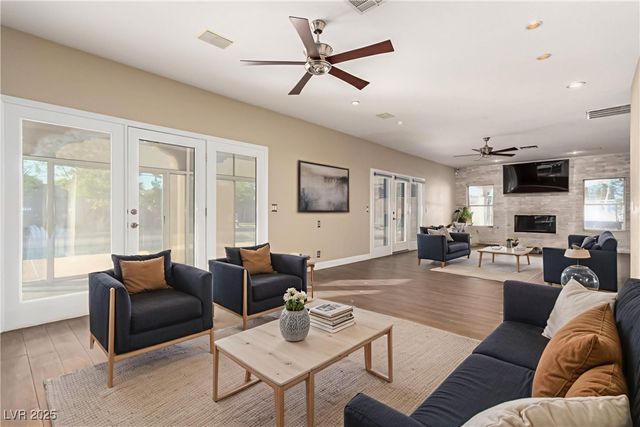 2925 Mondavi Court, Las Vegas, NV 89117