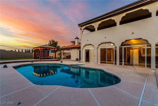 2925 Mondavi Court, Las Vegas, NV 89117