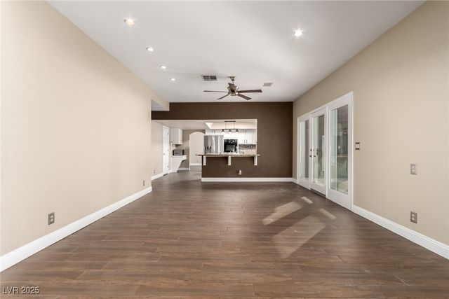 2925 Mondavi Court, Las Vegas, NV 89117