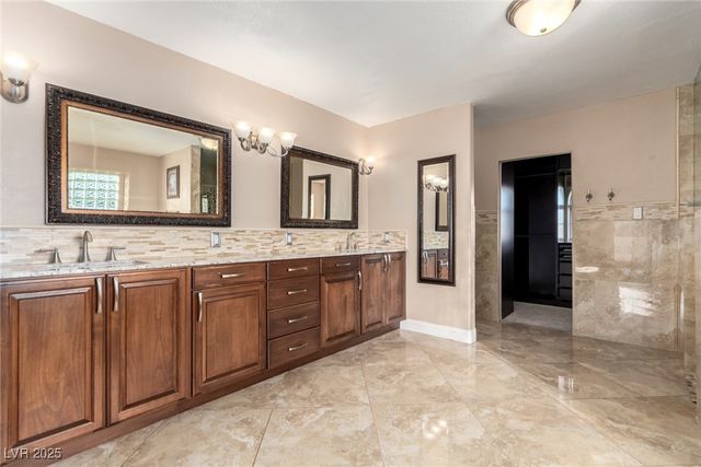 2925 Mondavi Court, Las Vegas, NV 89117