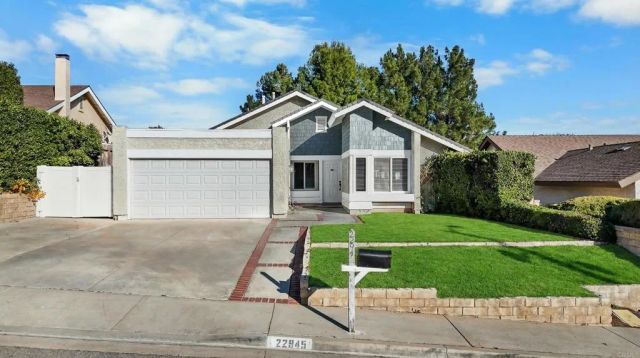 22945 Magnolia Glen Drive, Valencia, CA 91354