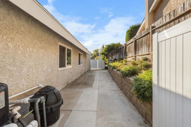 22945 Magnolia Glen Drive, Valencia, CA 91354