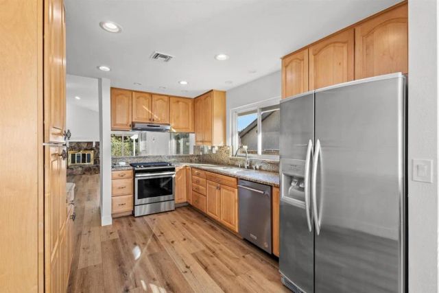 22945 Magnolia Glen Drive, Valencia, CA 91354