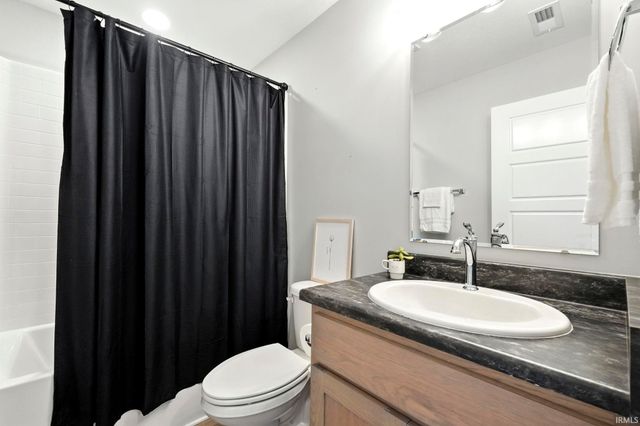 1136 Herdsman Boulevard, Huntertown, IN 46748