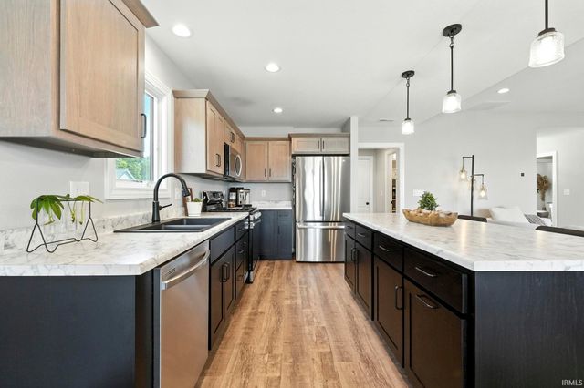 1136 Herdsman Boulevard, Huntertown, IN 46748