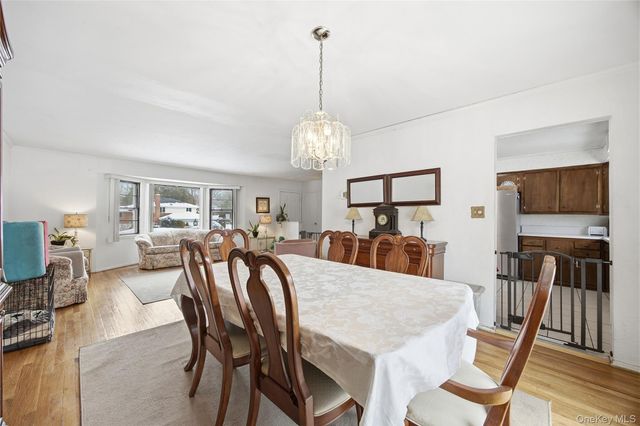 12 Viola Drive, Glen Cove, NY 11542