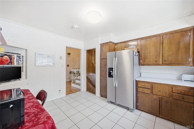 12 Viola Drive, Glen Cove, NY 11542