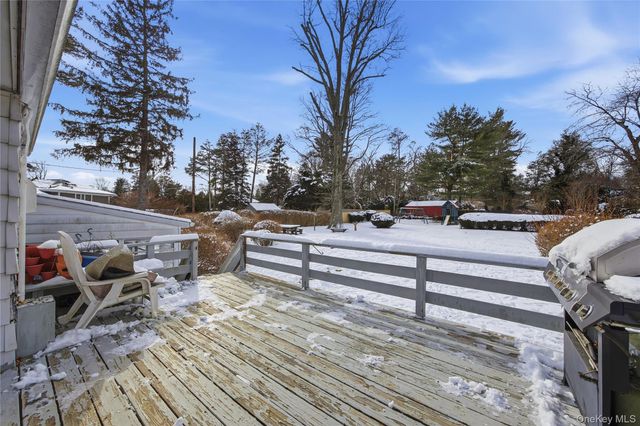 12 Viola Drive, Glen Cove, NY 11542