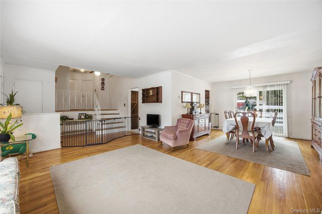 12 Viola Drive, Glen Cove, NY 11542