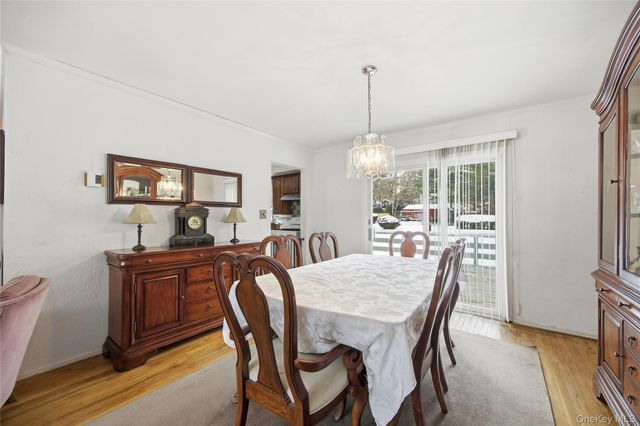 12 Viola Drive, Glen Cove, NY 11542