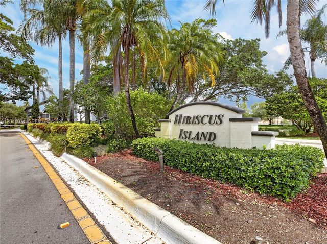 1520 Seabay Road, Weston, FL 33326