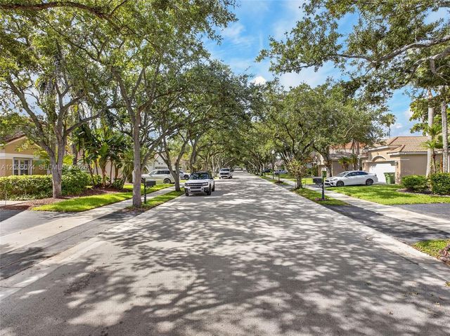 1520 Seabay Road, Weston, FL 33326