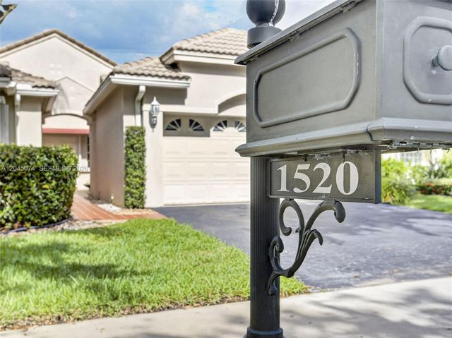 1520 Seabay Road, Weston, FL 33326