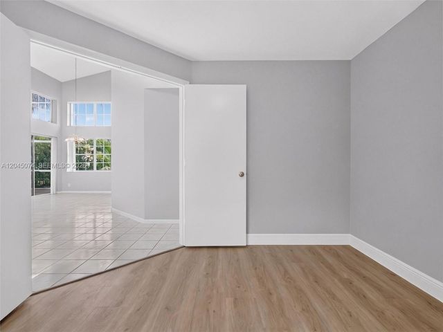 1520 Seabay Road, Weston, FL 33326