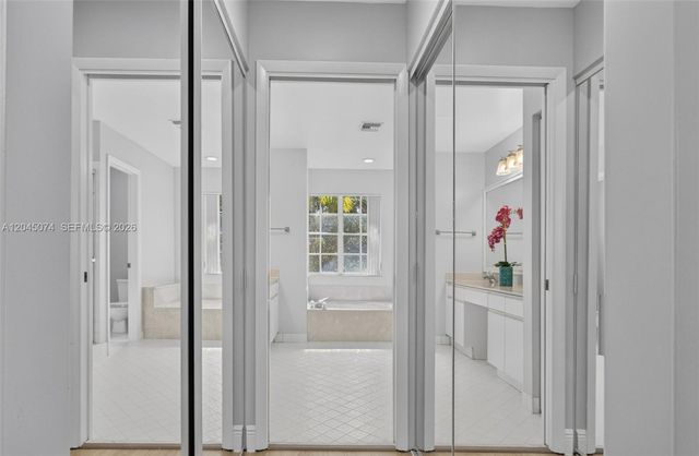 1520 Seabay Road, Weston, FL 33326