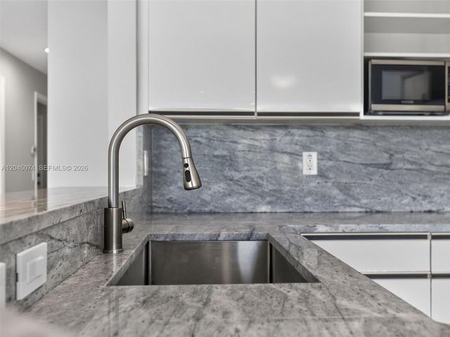 1520 Seabay Road, Weston, FL 33326