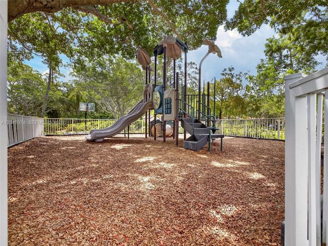 1520 Seabay Road, Weston, FL 33326