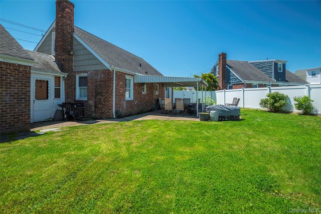 95 Wheeler Avenue, Valley Stream, NY 11580