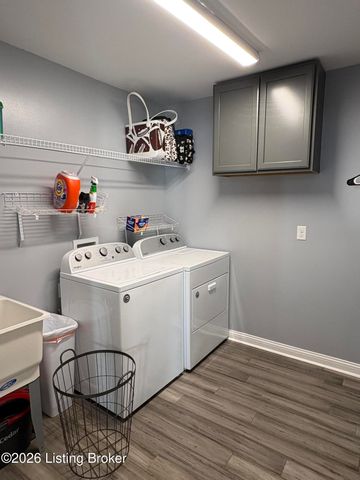 121 Lillian Ct, Shepherdsville, KY 40165