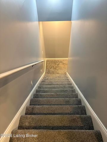 121 Lillian Ct, Shepherdsville, KY 40165