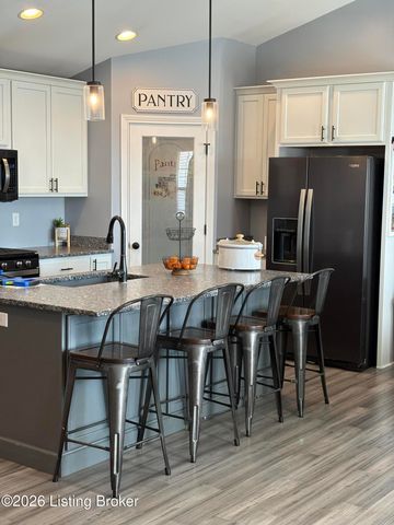 121 Lillian Ct, Shepherdsville, KY 40165