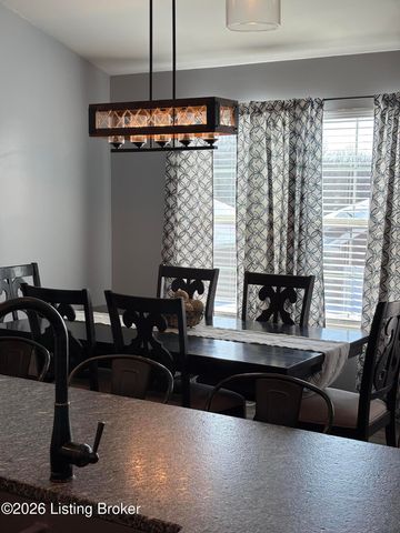 121 Lillian Ct, Shepherdsville, KY 40165