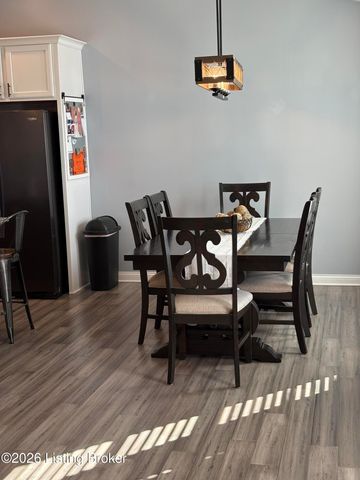 121 Lillian Ct, Shepherdsville, KY 40165