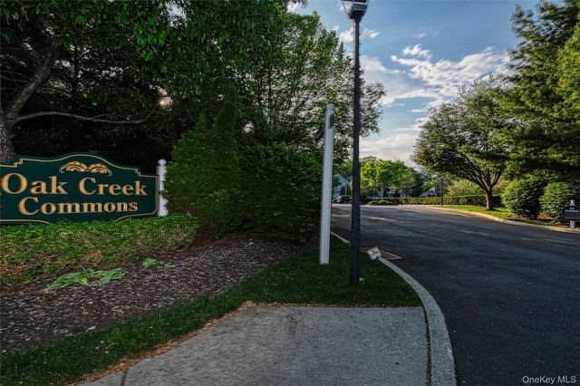 402 Okeefe Court, Oakdale, NY 11769