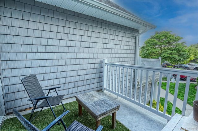 402 Okeefe Court, Oakdale, NY 11769