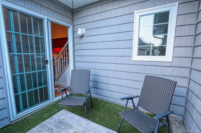 402 Okeefe Court, Oakdale, NY 11769