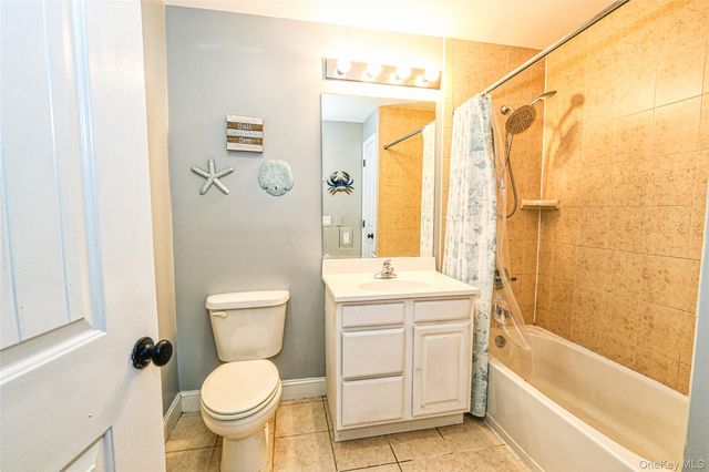 402 Okeefe Court, Oakdale, NY 11769