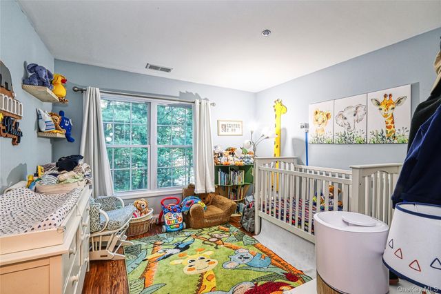402 Okeefe Court, Oakdale, NY 11769