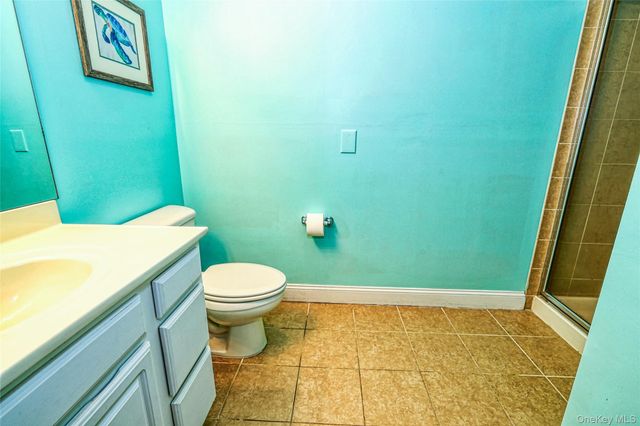 402 Okeefe Court, Oakdale, NY 11769