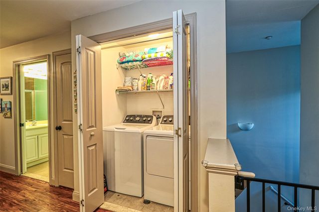 402 Okeefe Court, Oakdale, NY 11769